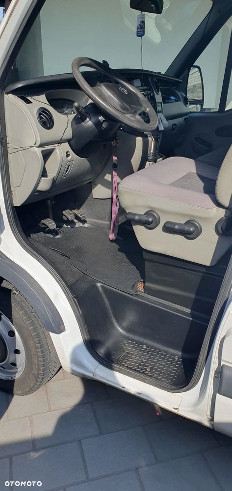 Nissan Interstar - 10