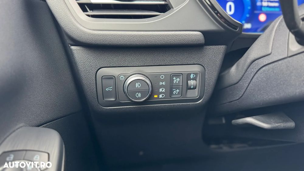 Ford Kuga 2.5 Duratec FHEV 4x4 ST-LINE X - 32