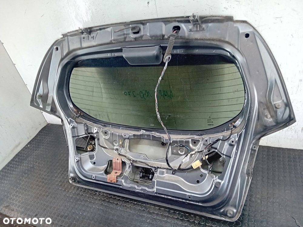 KLAPA BAGAŻNIKA MITSUBISHI COLT VI U63 - 10