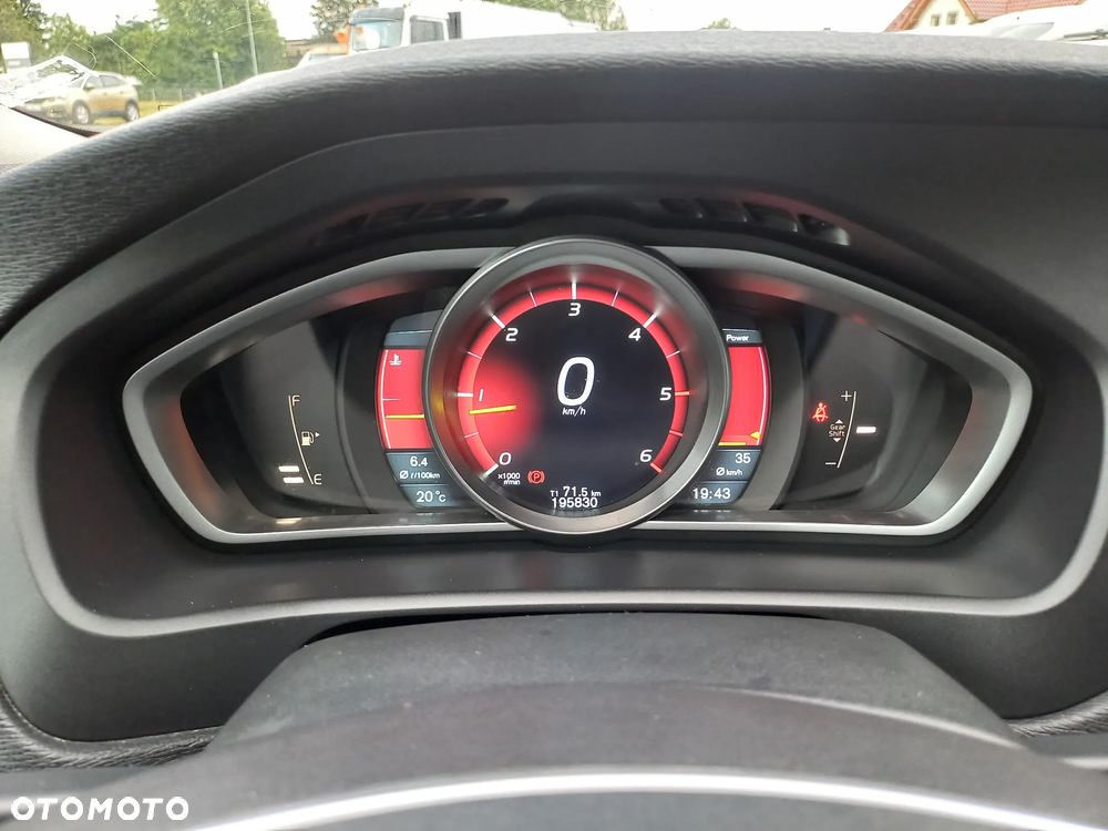 Volvo V40 D3 Momentum - 26