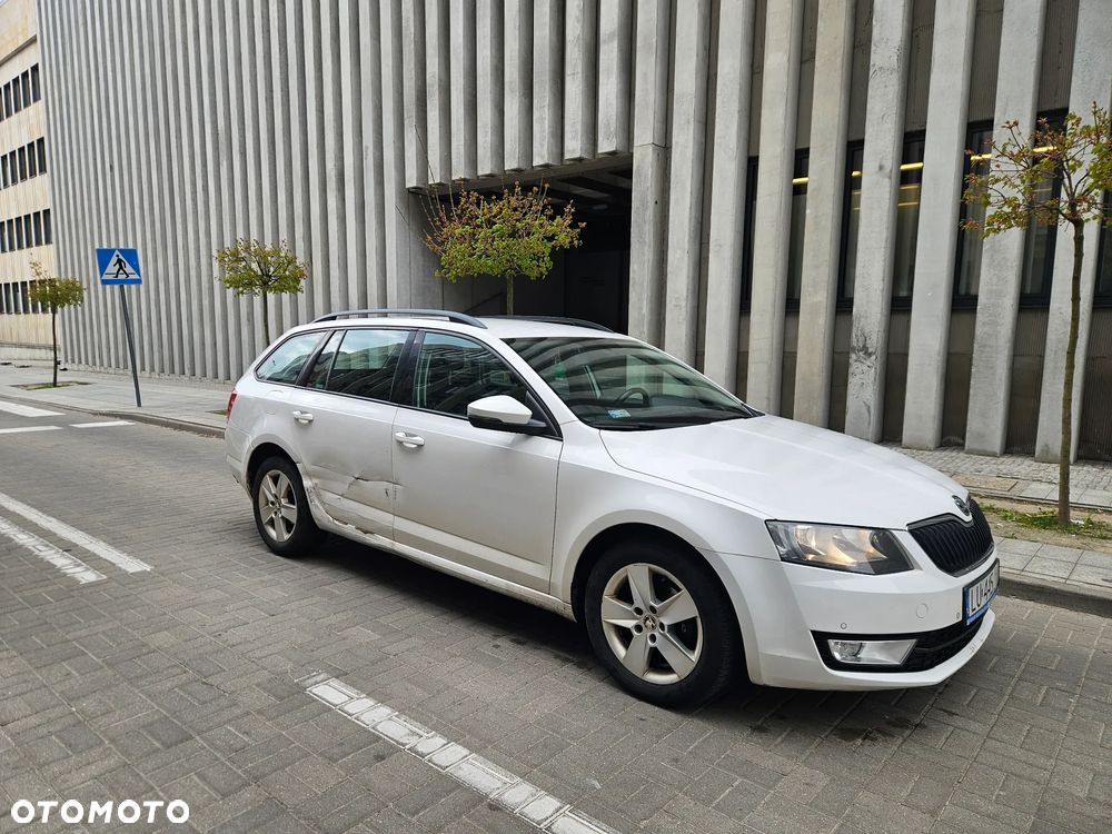 Skoda Octavia 1.6 TDI Edition DSG - 2
