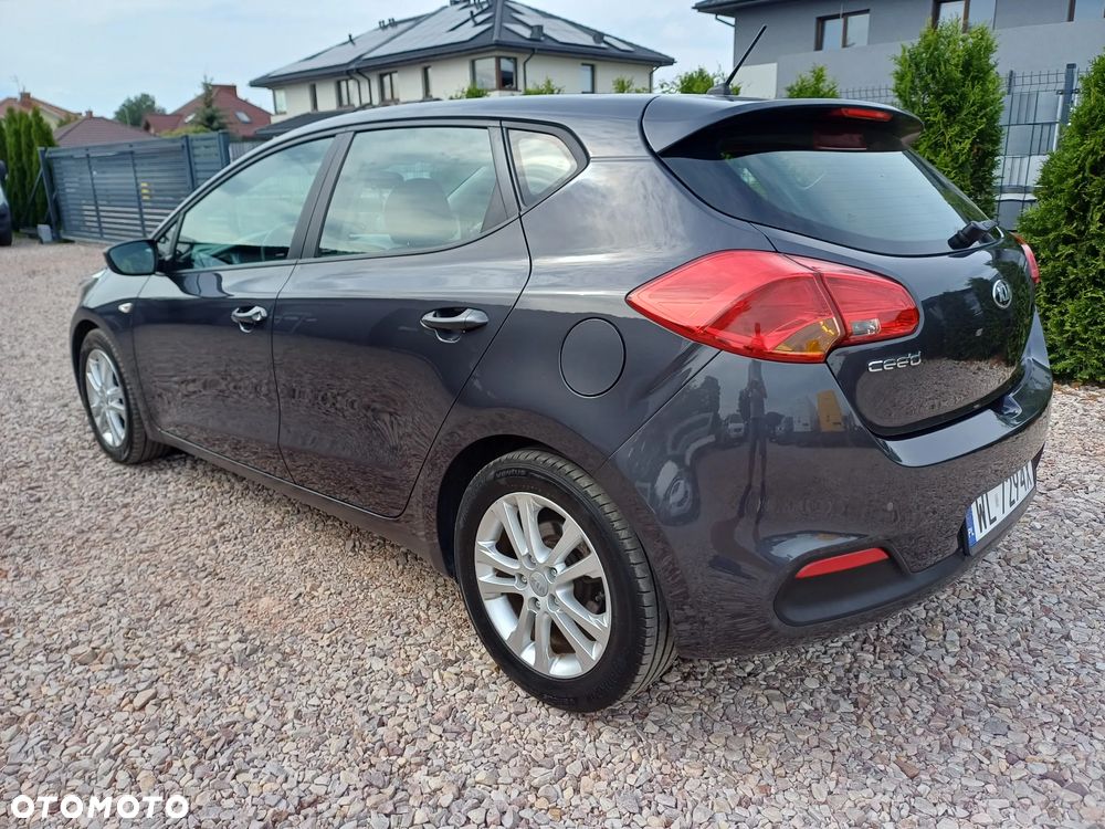 Kia Ceed 1.4 CRDi 90 Spirit - 13