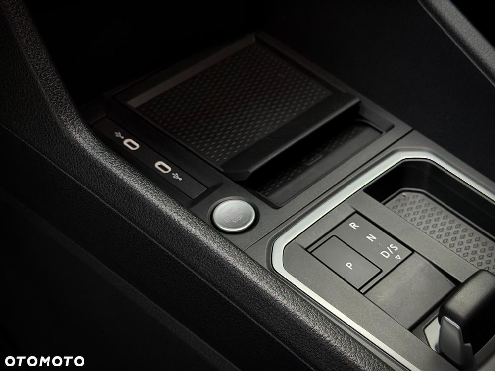 Ford Tourneo Connect Grand - 33