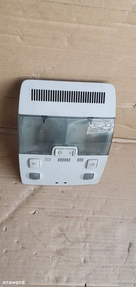 Lampka oświetlenie kabiny podsufitki Audi A3 8P 8E0947135E 8E0947565 - 4