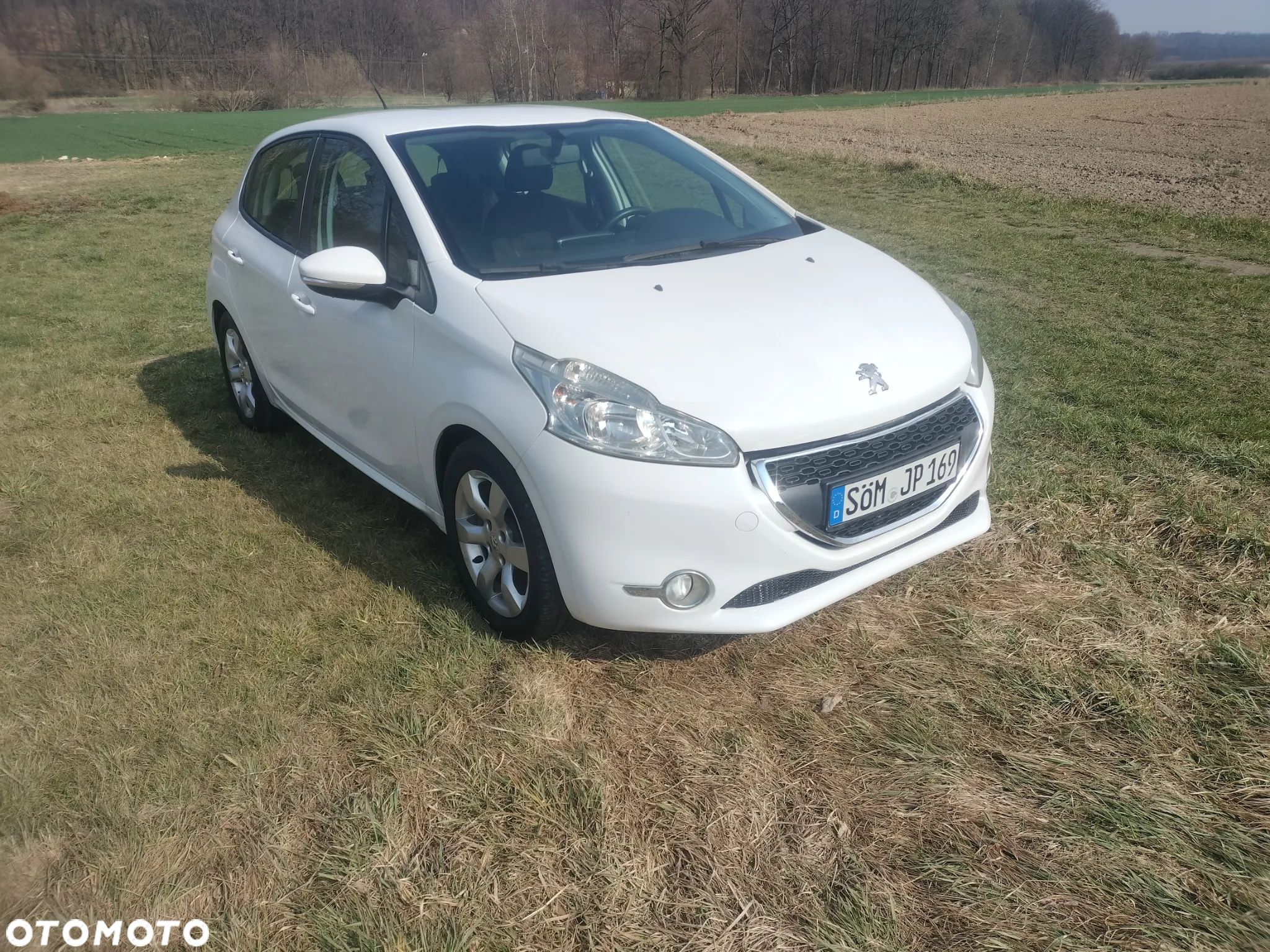 Peugeot 208 - 1