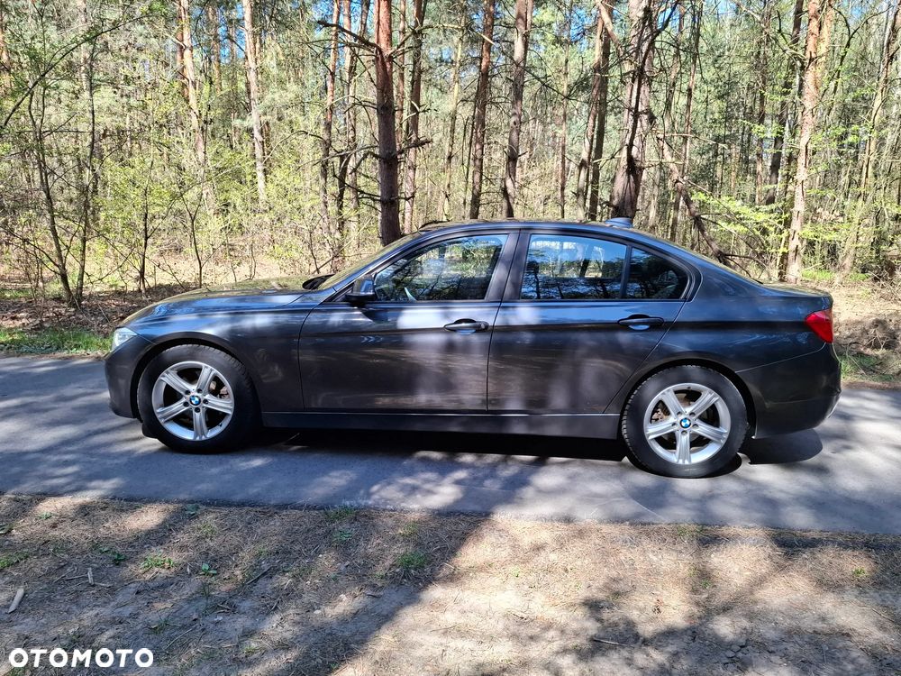 BMW Seria 3 320d - 16