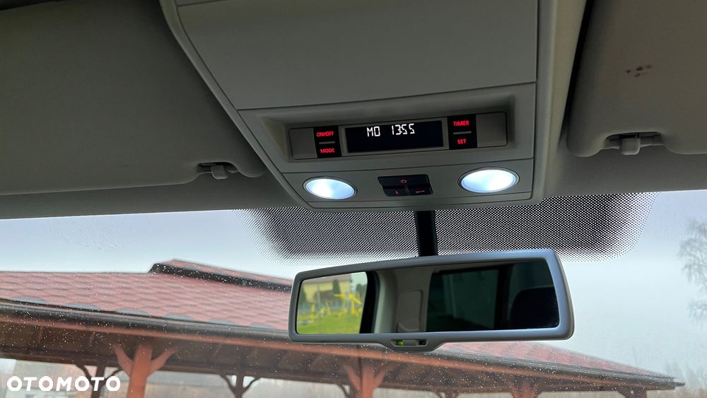 Volkswagen Multivan - 25