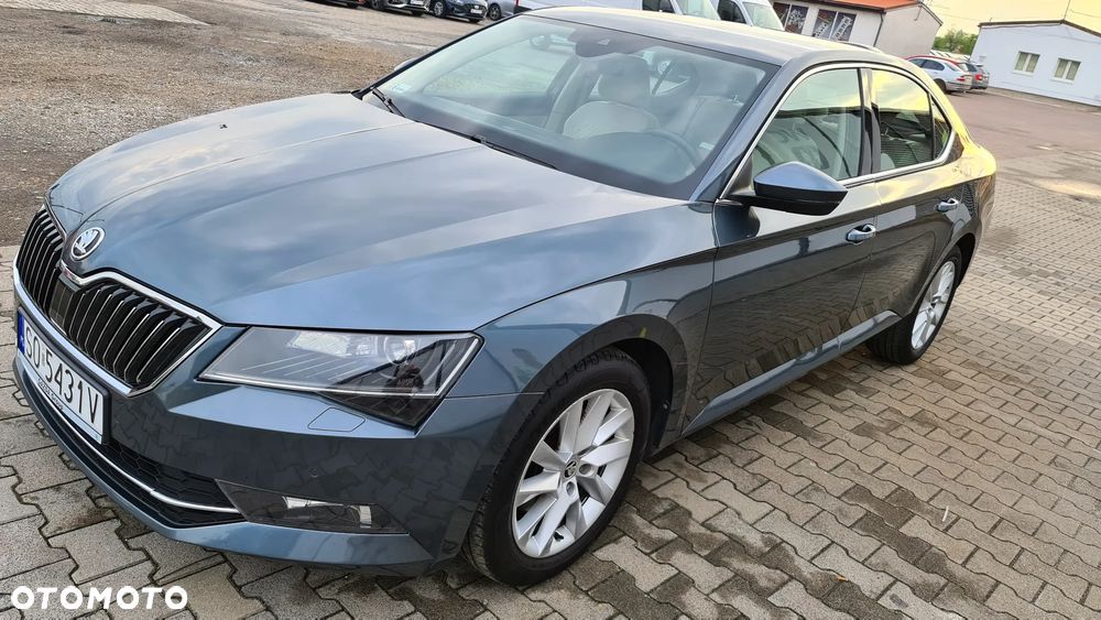 Skoda Superb 2.0 TDI Style DSG - 2