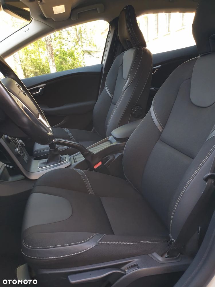 Volvo V40 D2 Momentum - 23