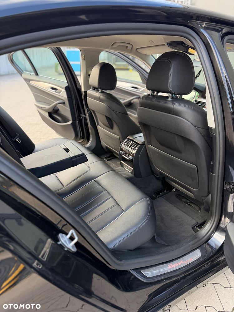 BMW Seria 5 520d xDrive Luxury Line sport - 15