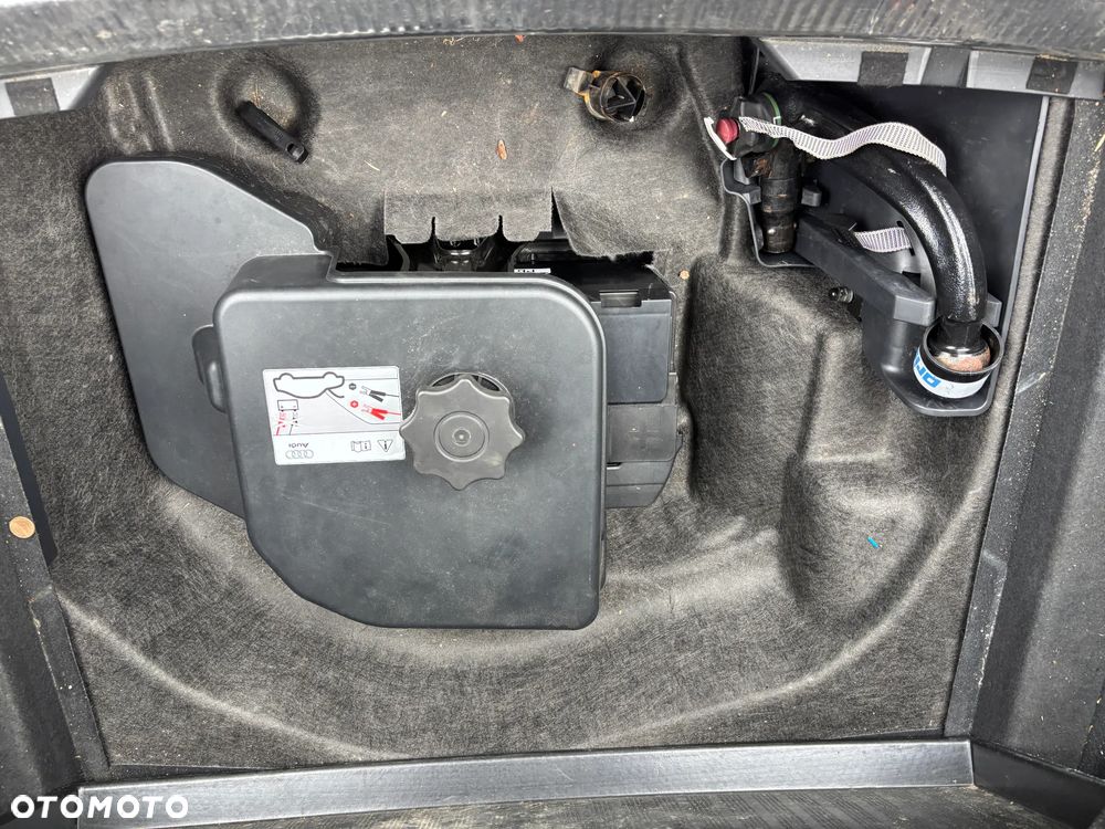Audi A4 Avant 2.0 TDI DPF clean diesel quattro S tronic S line Sportpaket - 28