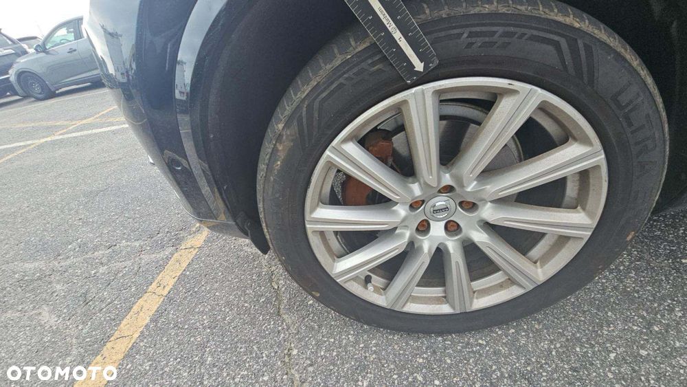 Volvo XC 90 - 23