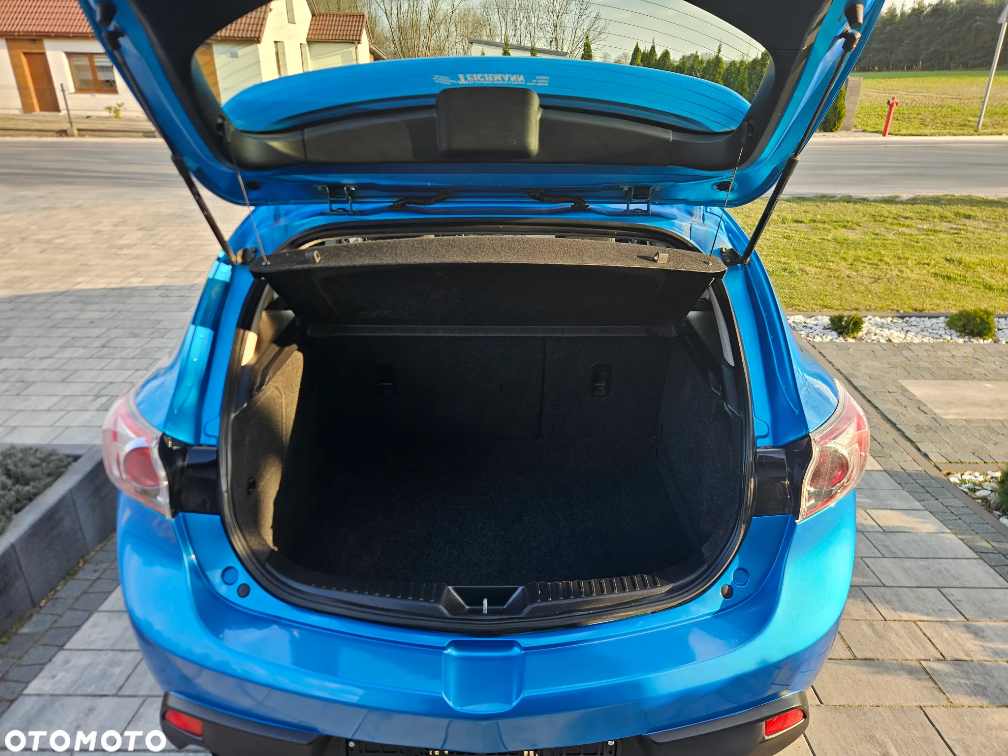 Mazda 3 1.6 Active + - 13