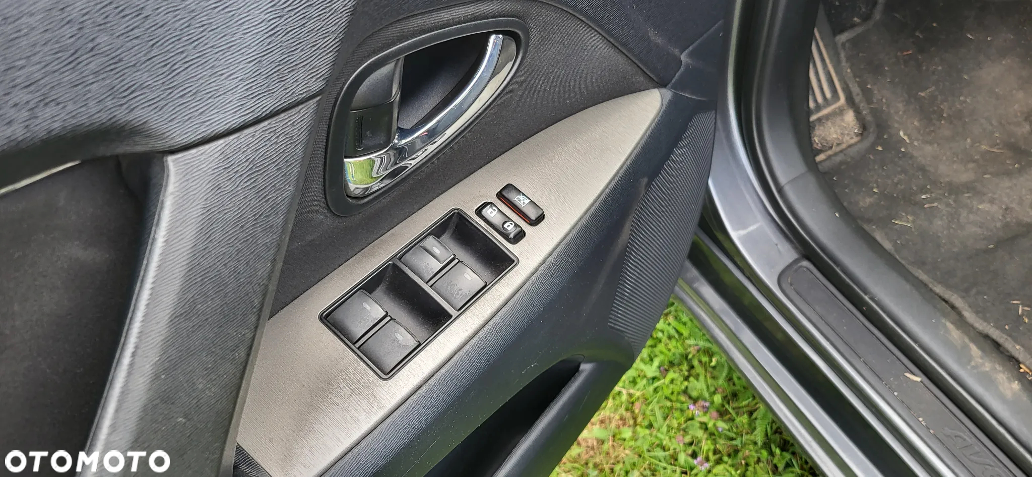 Toyota Avensis - 12