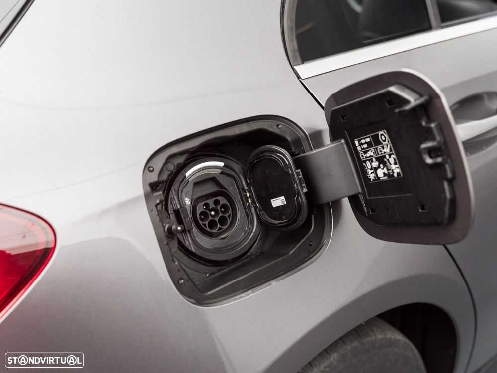 Mercedes-Benz A 250 e - 11