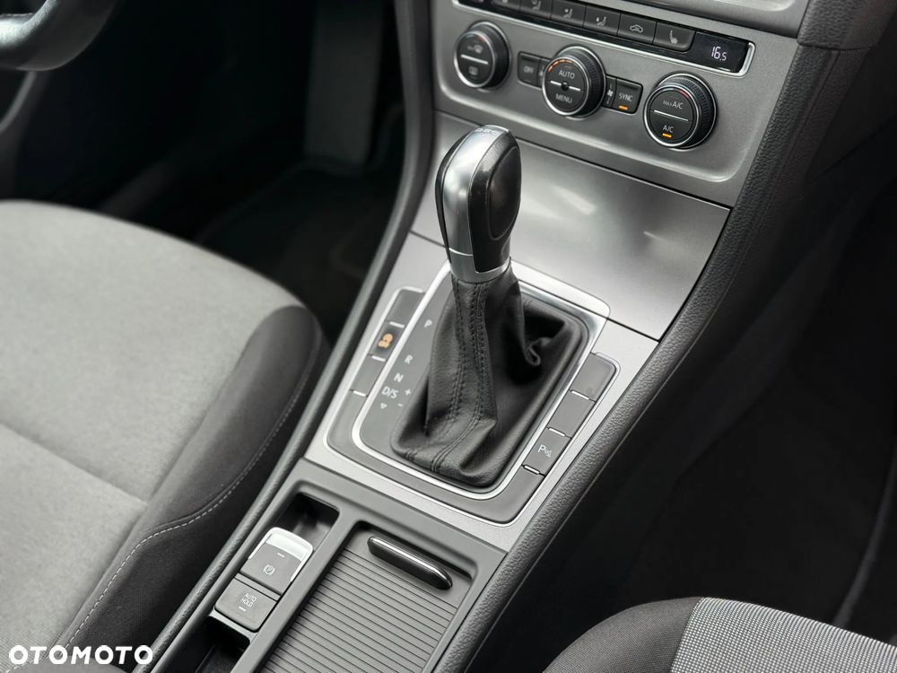 Volkswagen Golf 1.4 TSI BlueMotion Technology DSG Comfortline - 14