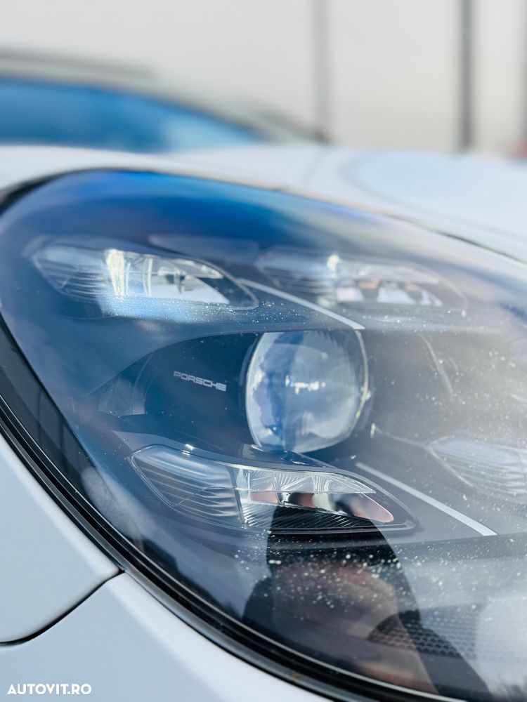 Porsche Panamera Turbo Executive - 11