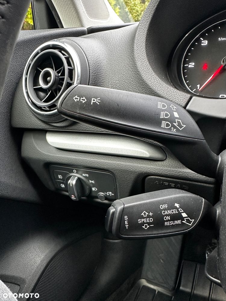 Audi A3 Sportback 1.6 TDI S line Sportpaket - 25