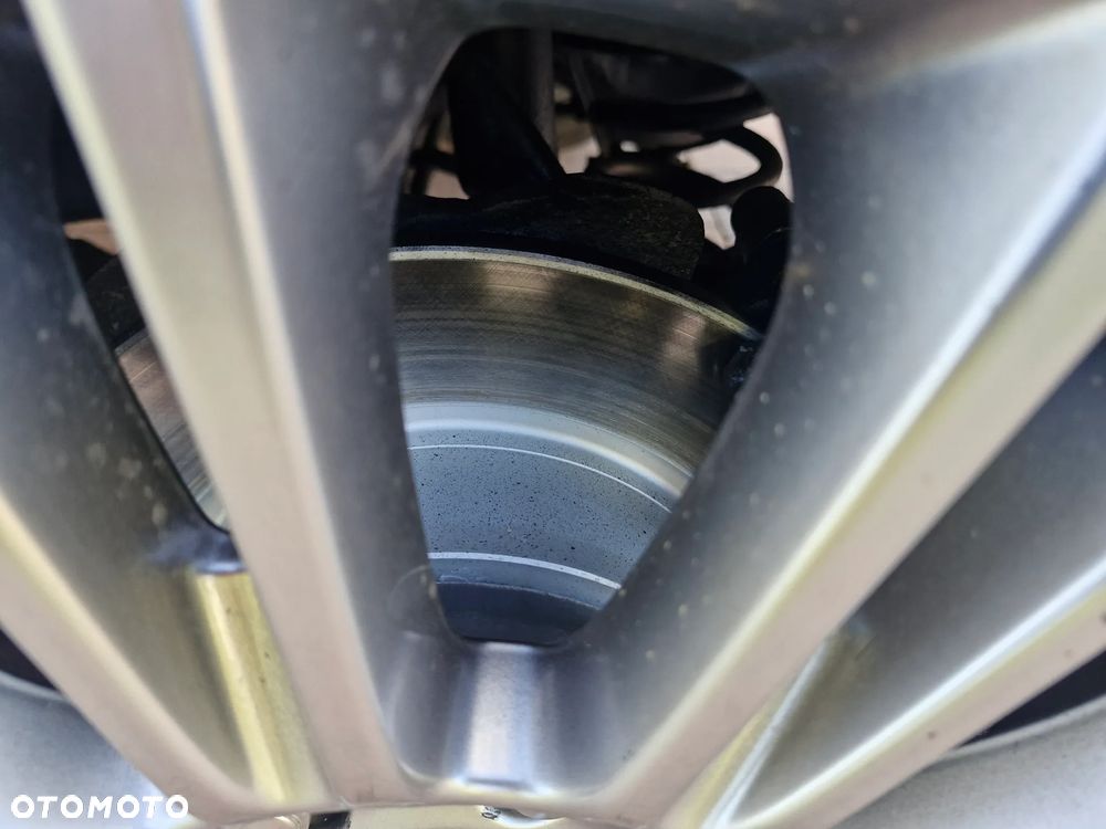 Ford Kuga 2.0 TDCi 2x4 Titanium - 15