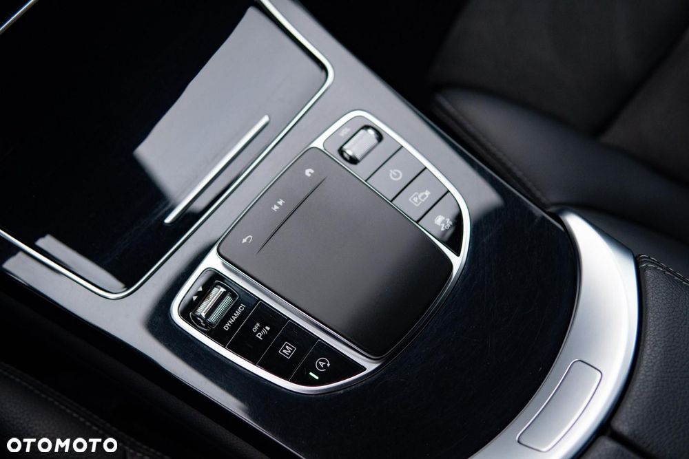 Mercedes-Benz GLC 300 4Matic 9G-TRONIC AMG Line - 34