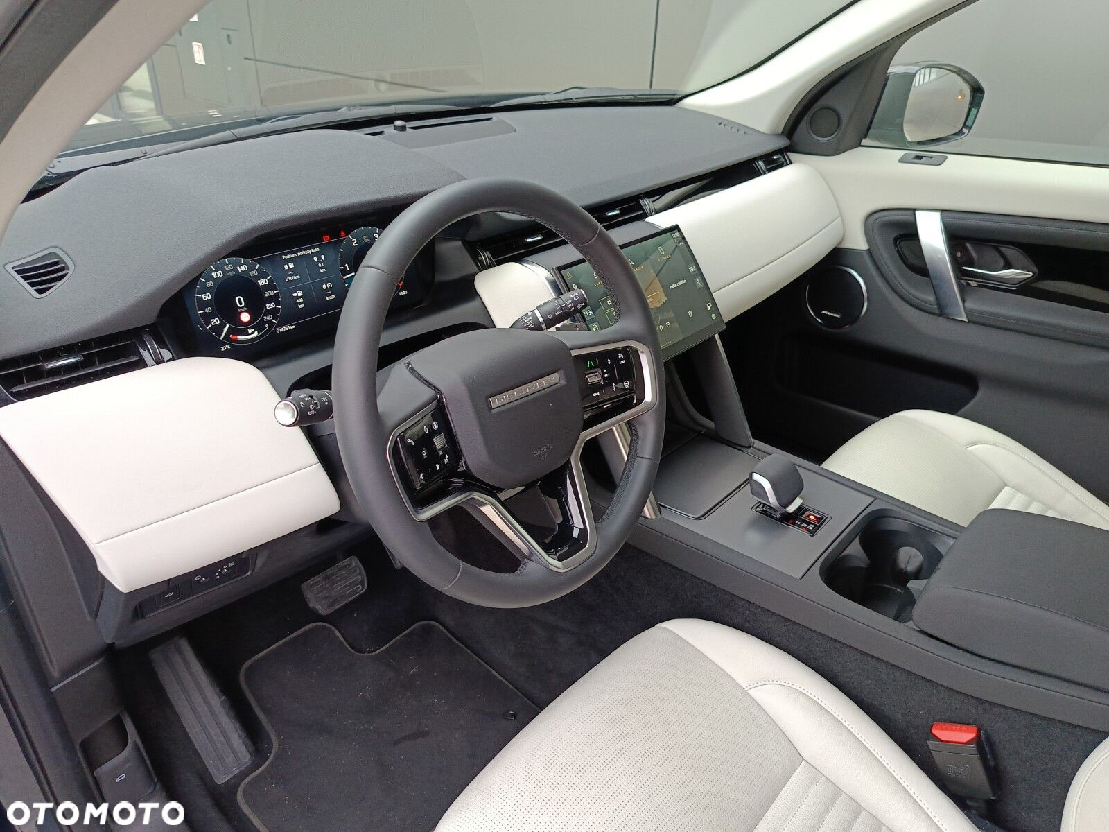 Land Rover Discovery Sport - 12