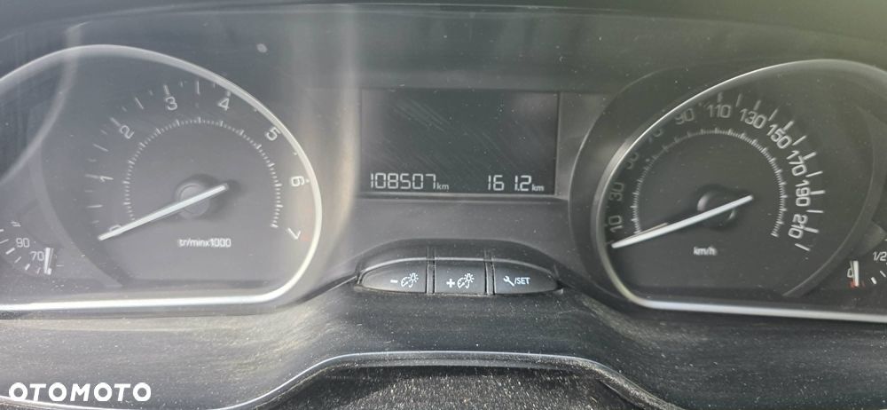 Peugeot 208 1.2 PureTech Active - 4