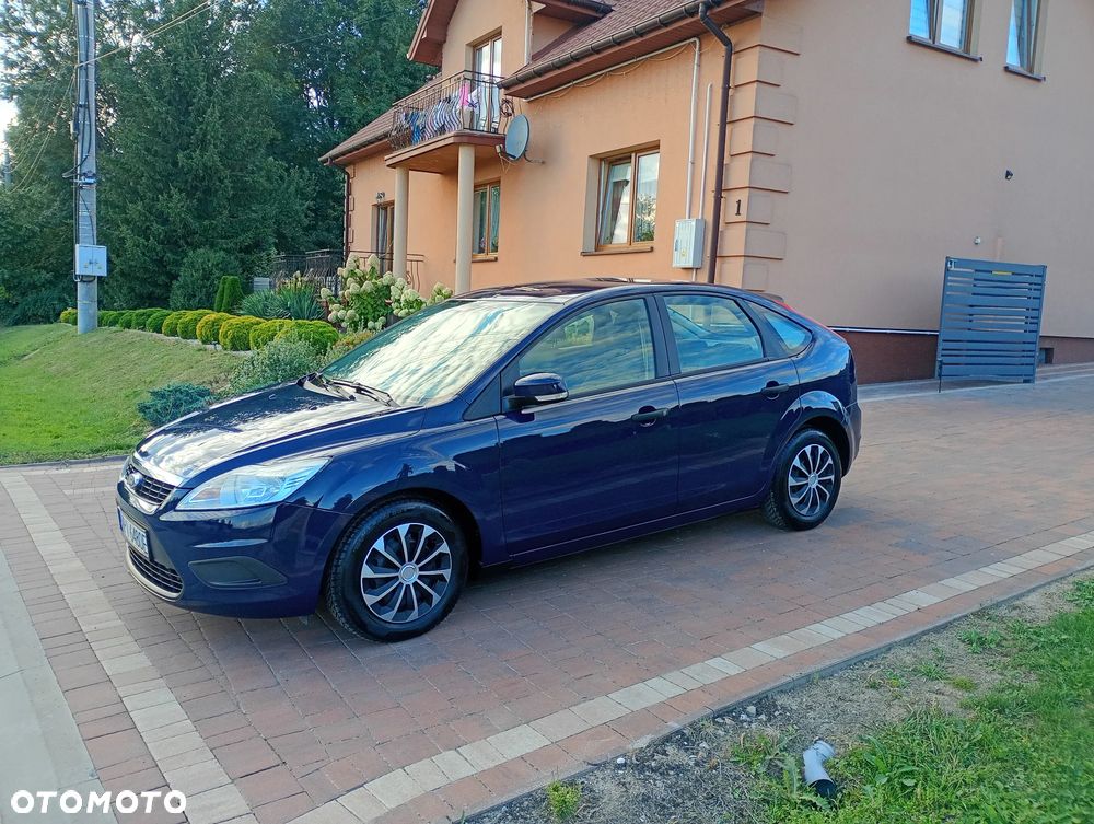 Ford Focus 1.6 Ambiente - 2