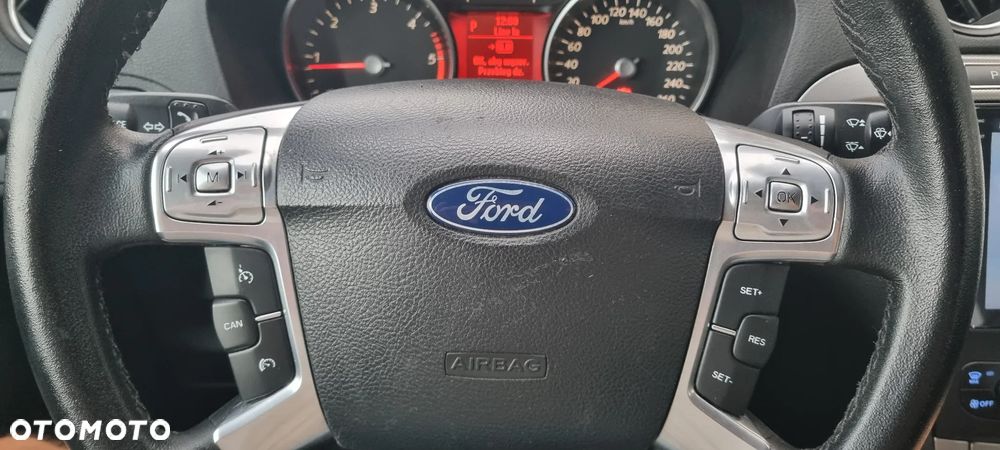 Ford S-Max 2.0 TDCi DPF Champions Edition - 11