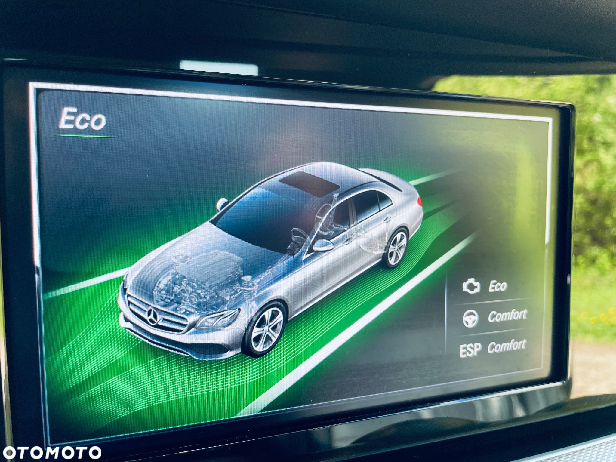 Mercedes-Benz Klasa E 220 d T 9G-TRONIC - 23