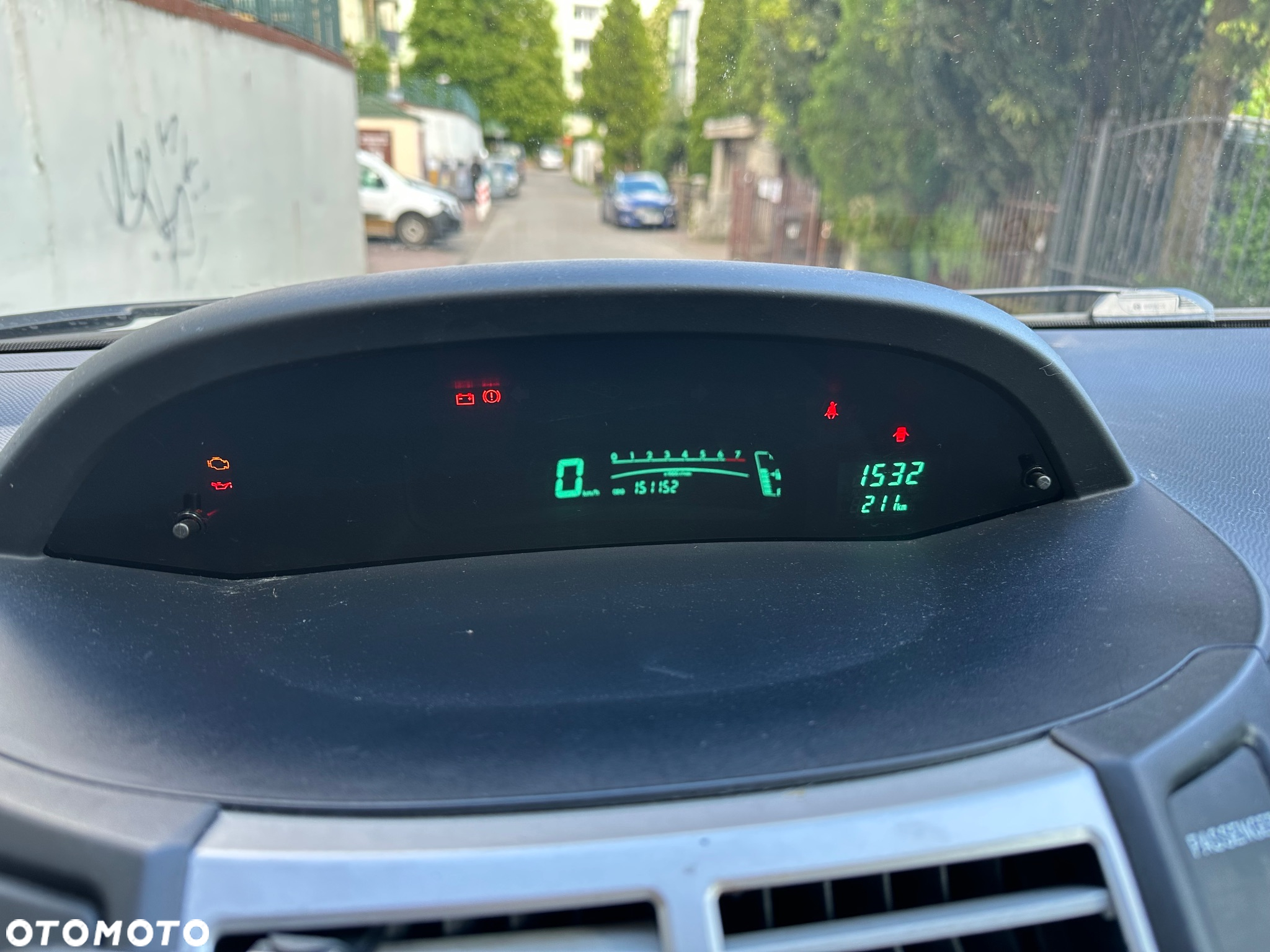 Toyota Yaris 1.3 - 7