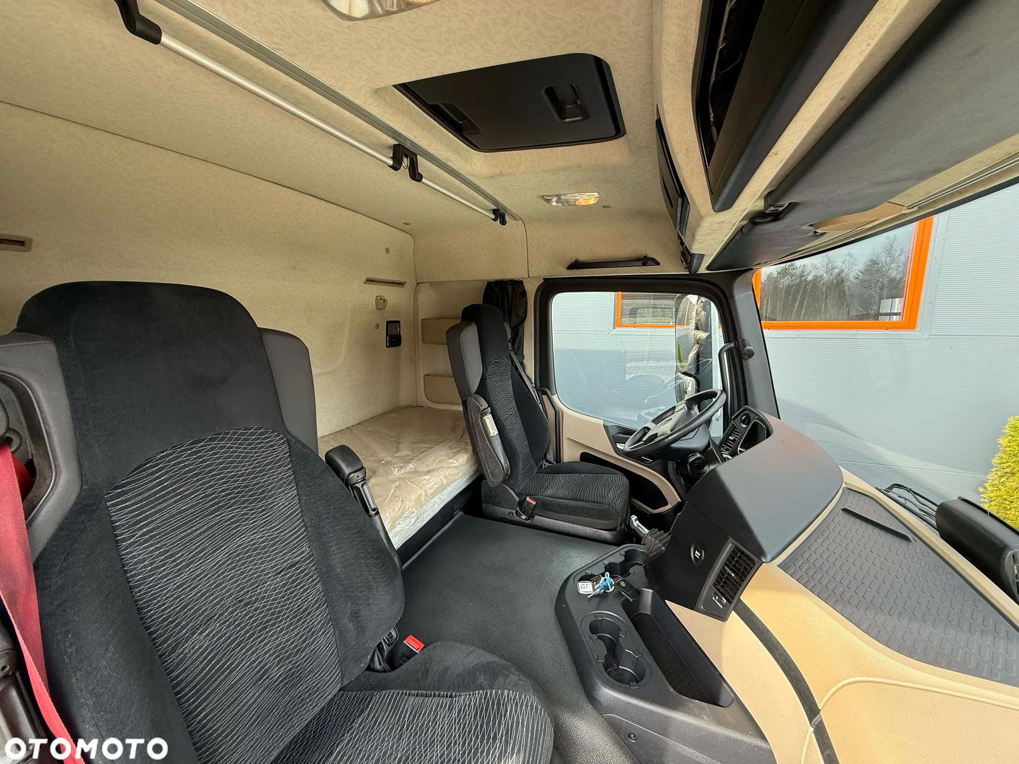 Mercedes-Benz Actros 1824 // E6 // sypialka // chłodnia 20 Epal // winda // 4x2 - 29