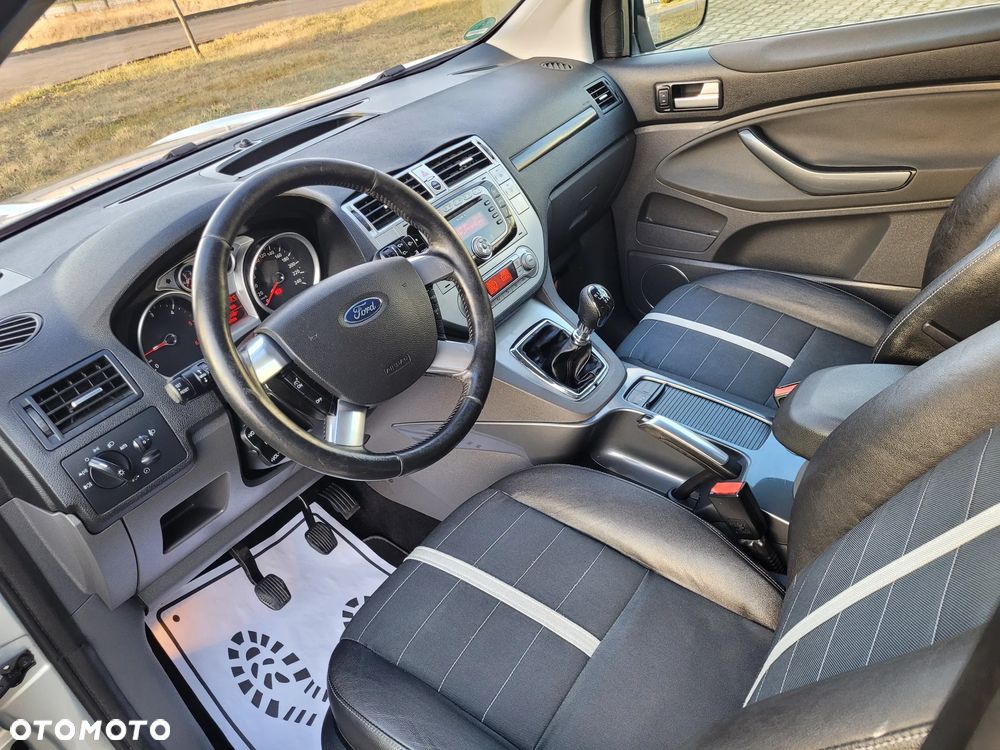 Ford Kuga 2.0 TDCi 2x4 Titanium - 14