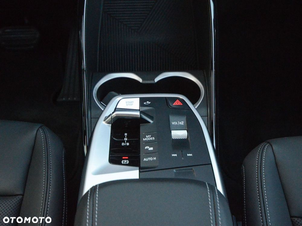 BMW iX1 xDrive30 66.5kWh - 35