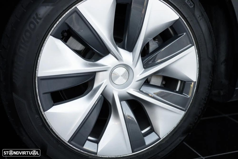 Tesla Model Y Long Range Dual Motor AWD - 13