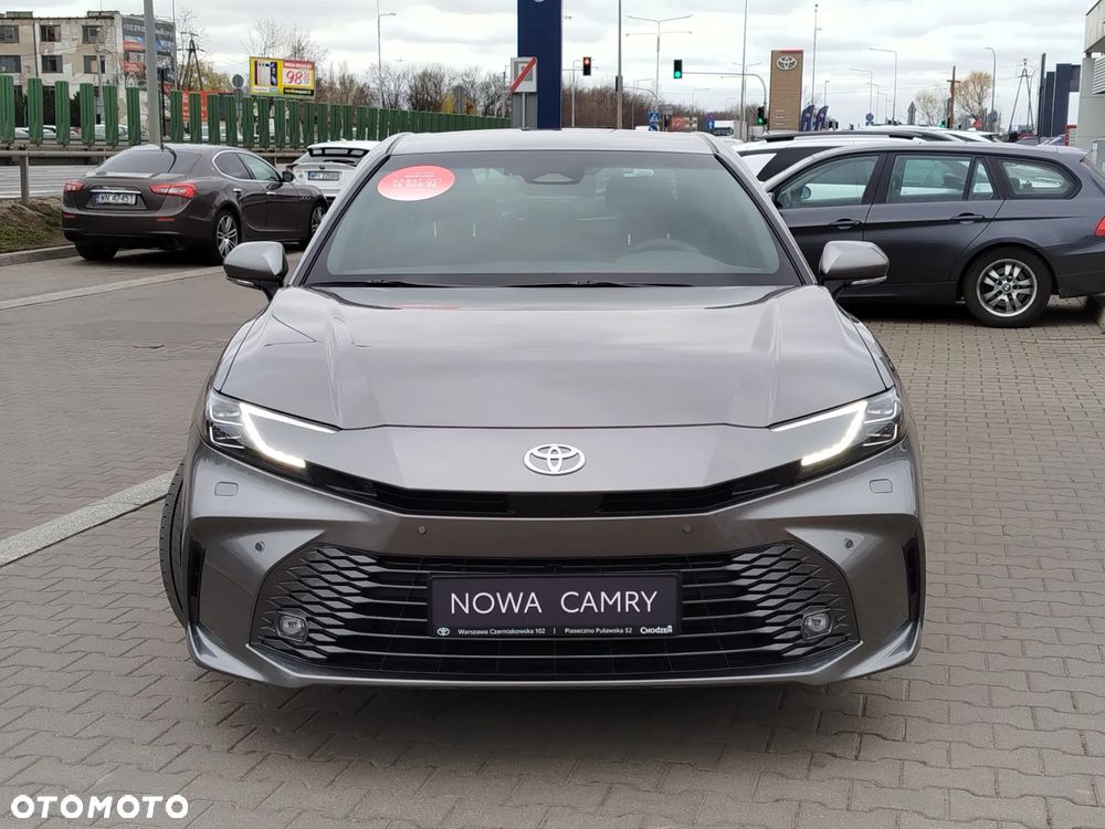 Toyota Camry 2.5 Hybrid Dynamic Force Executive e-CVT - 2
