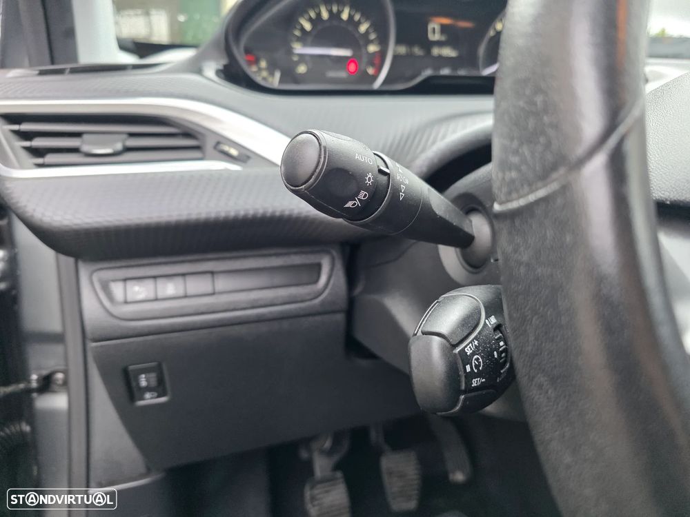 Peugeot 208 1.2 PureTech Style - 16