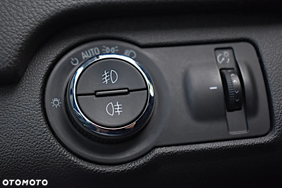 Opel Insignia - 23