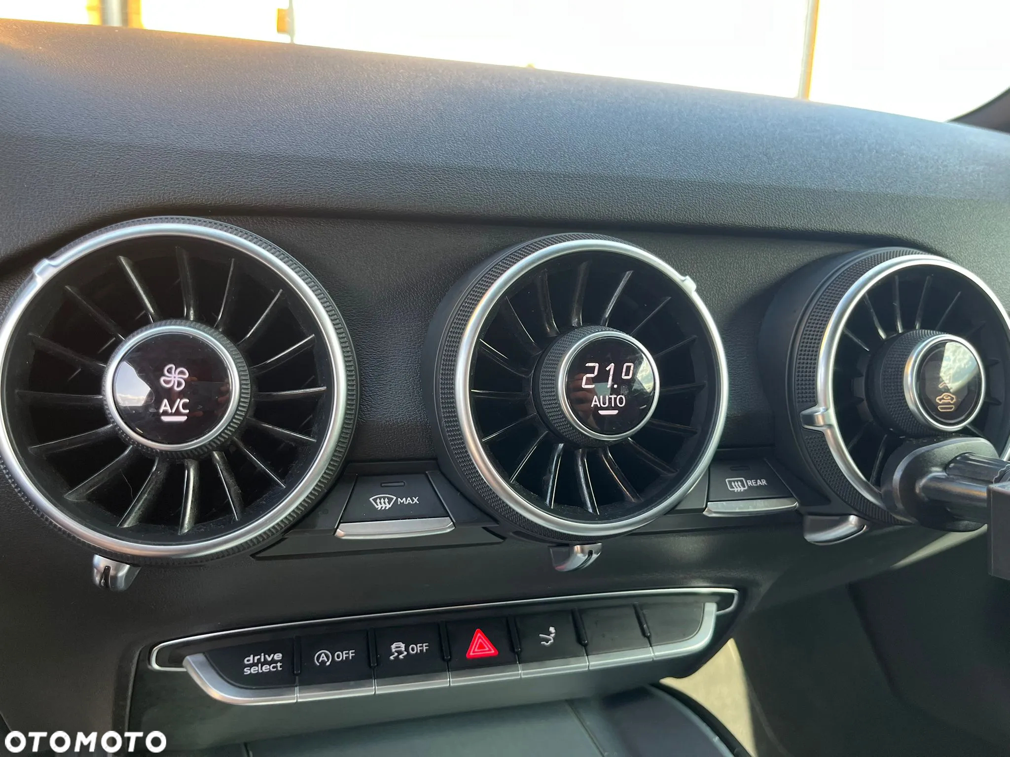 Audi TT Coupé 2.0 TDI ultra - 27