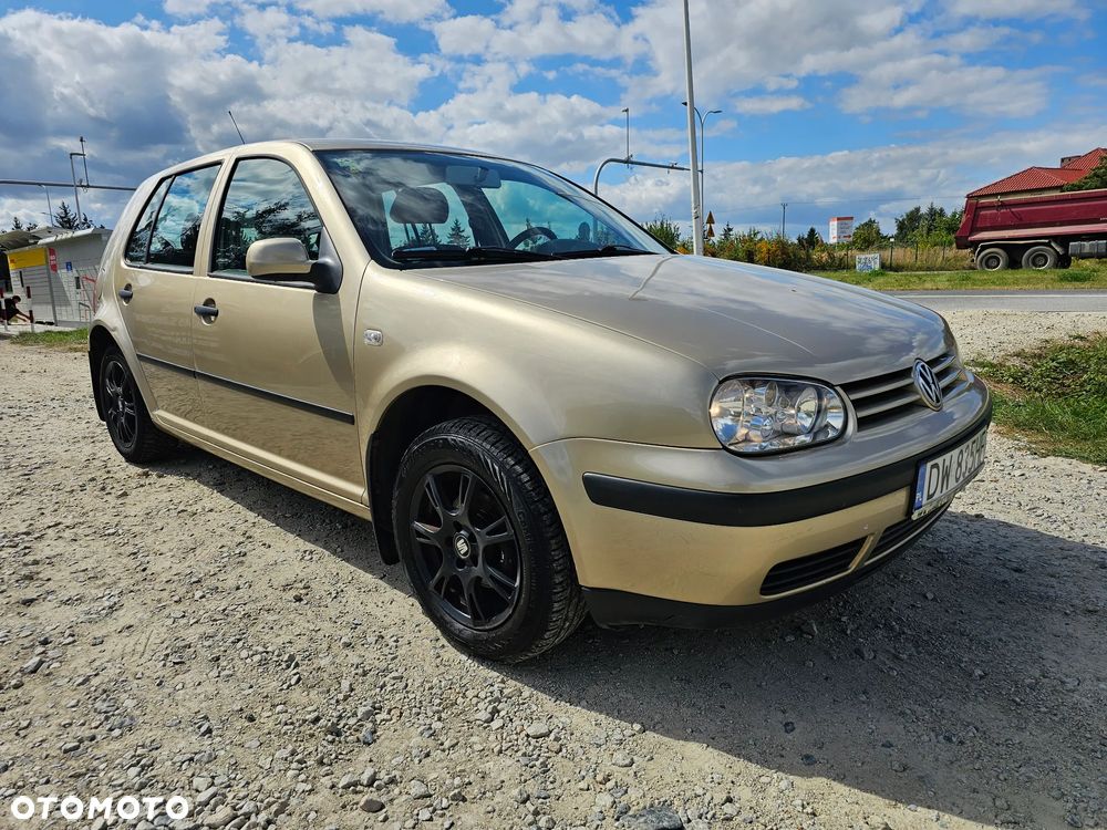 Volkswagen Golf - 2