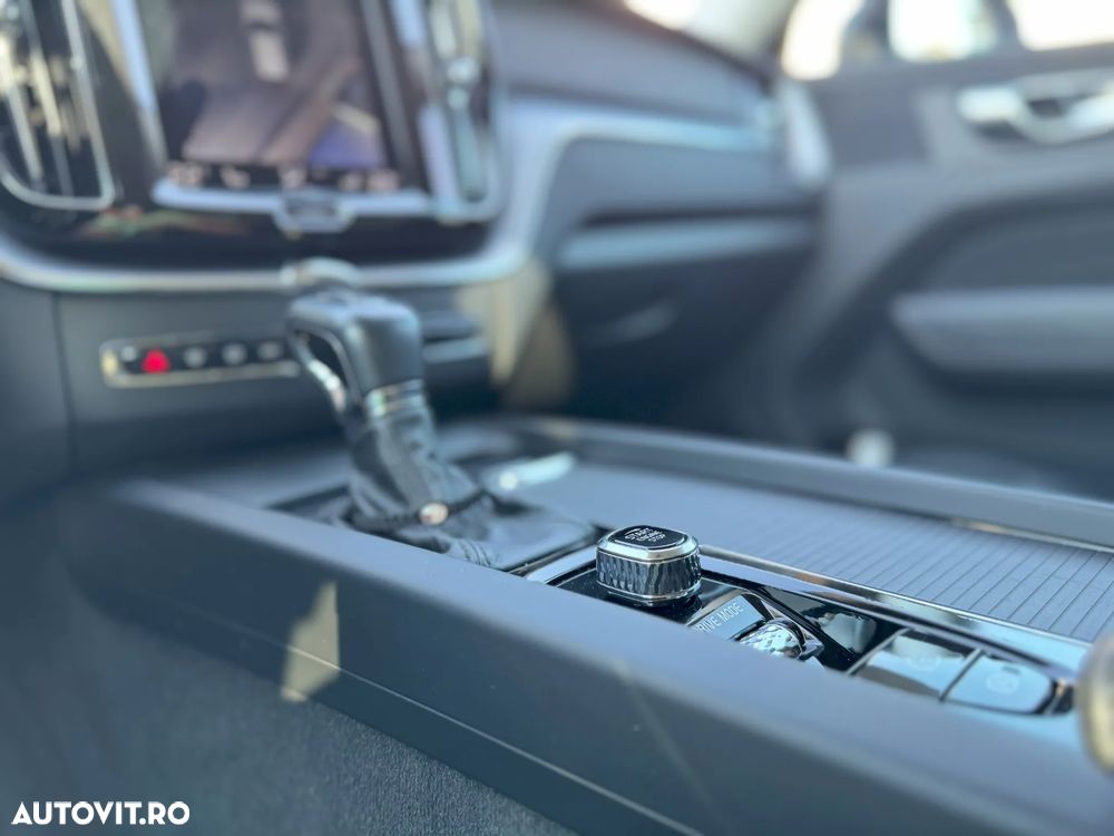Volvo XC 60 D4 Momentum Pro - 18