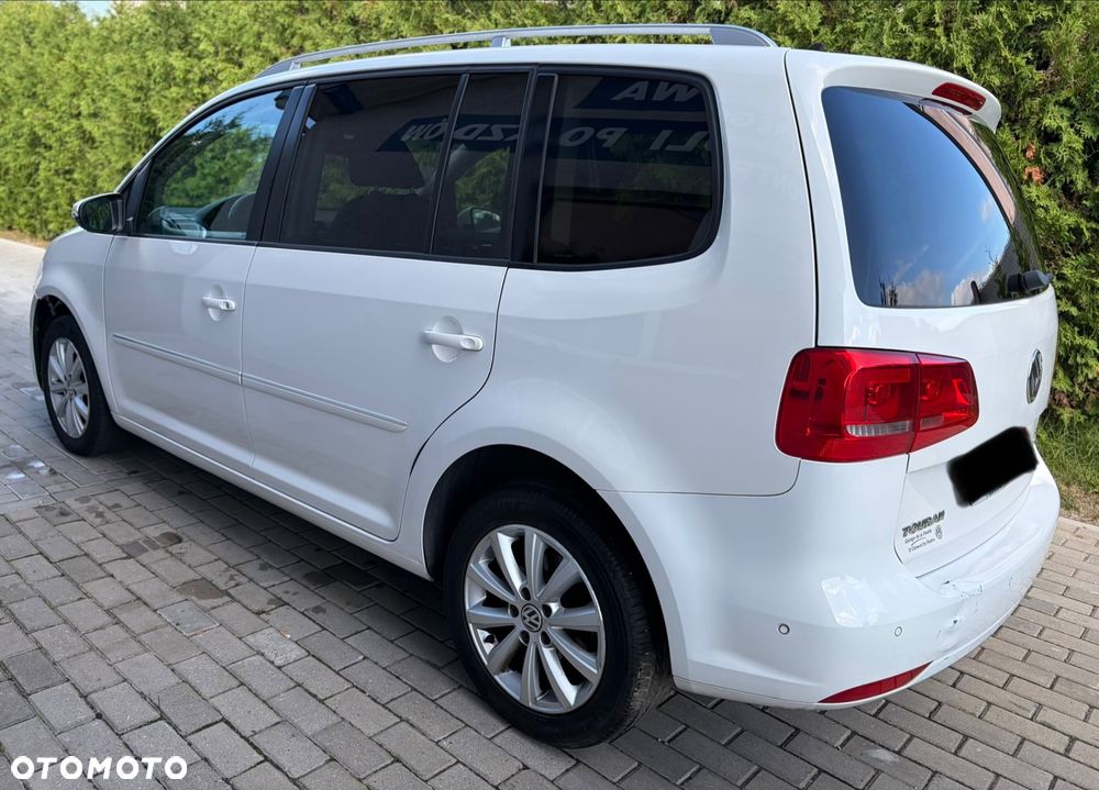 Volkswagen Touran - 12