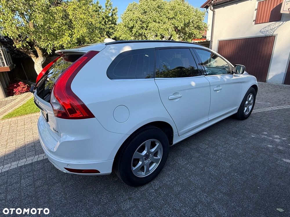 Volvo XC 60 D4 Drive-E Momentum - 3
