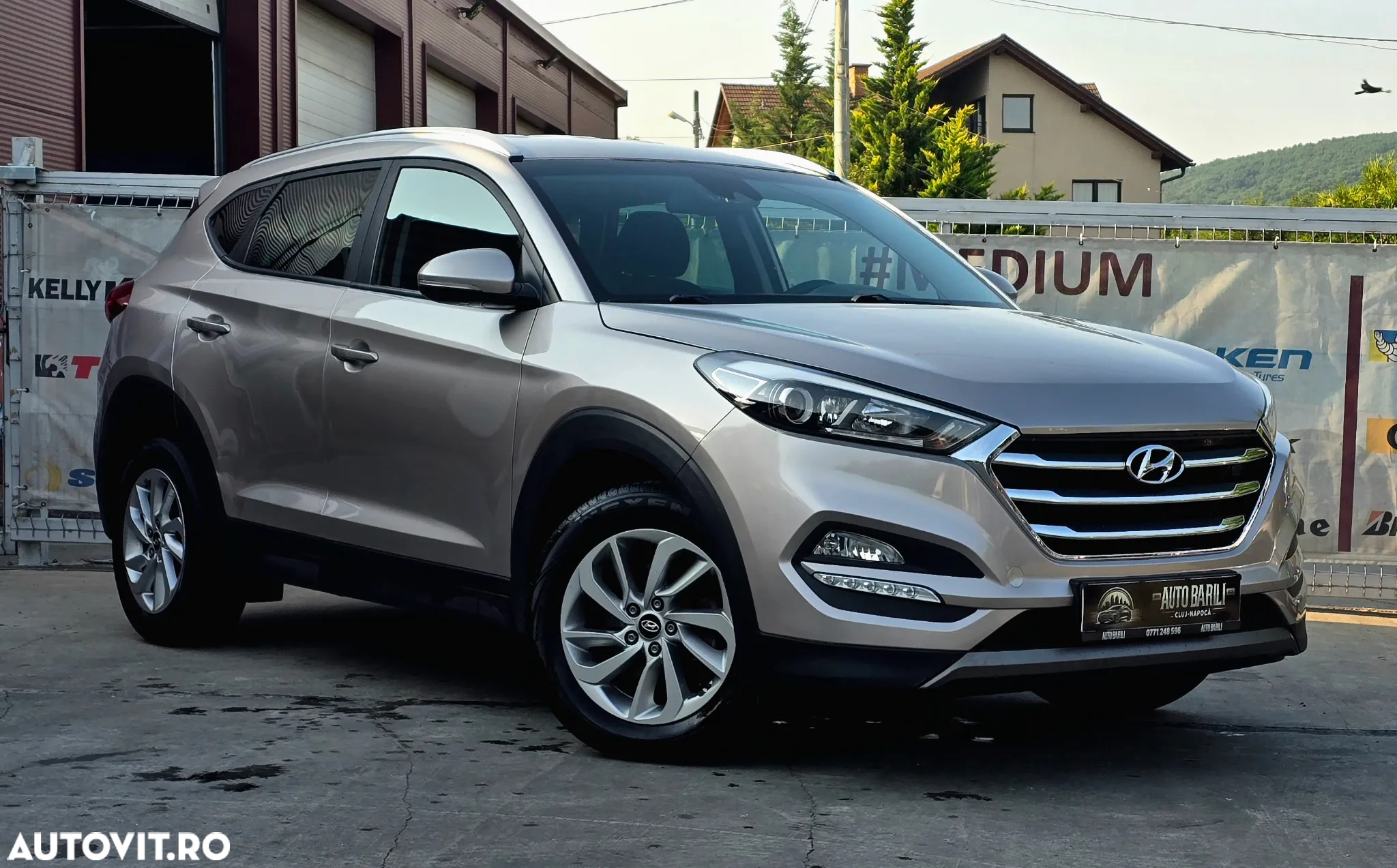 Hyundai Tucson 2.0 CRDI 4WD Automatik Advantage - 11