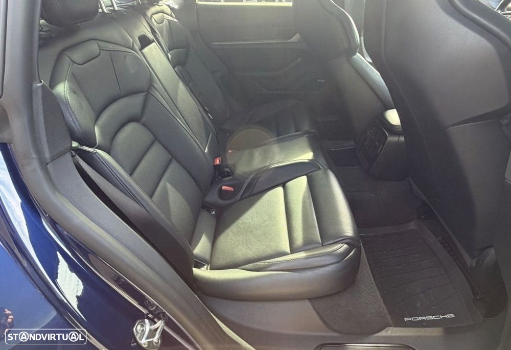 Porsche Taycan 4S - 7