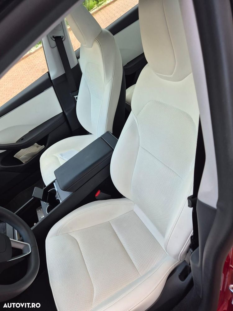 Tesla Model 3 - 25