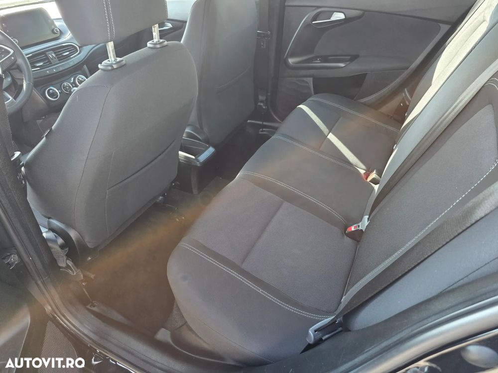 Fiat Tipo 1.5 130 CP MHEV DCT7 Cross - 16