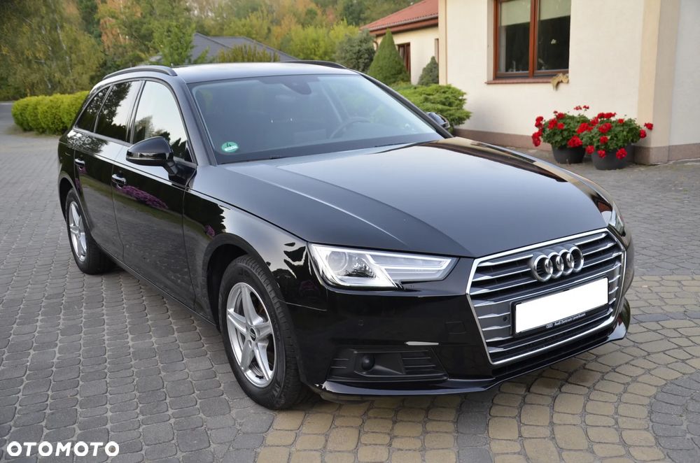 Audi A4 Avant 30 TDI S tronic design - 11
