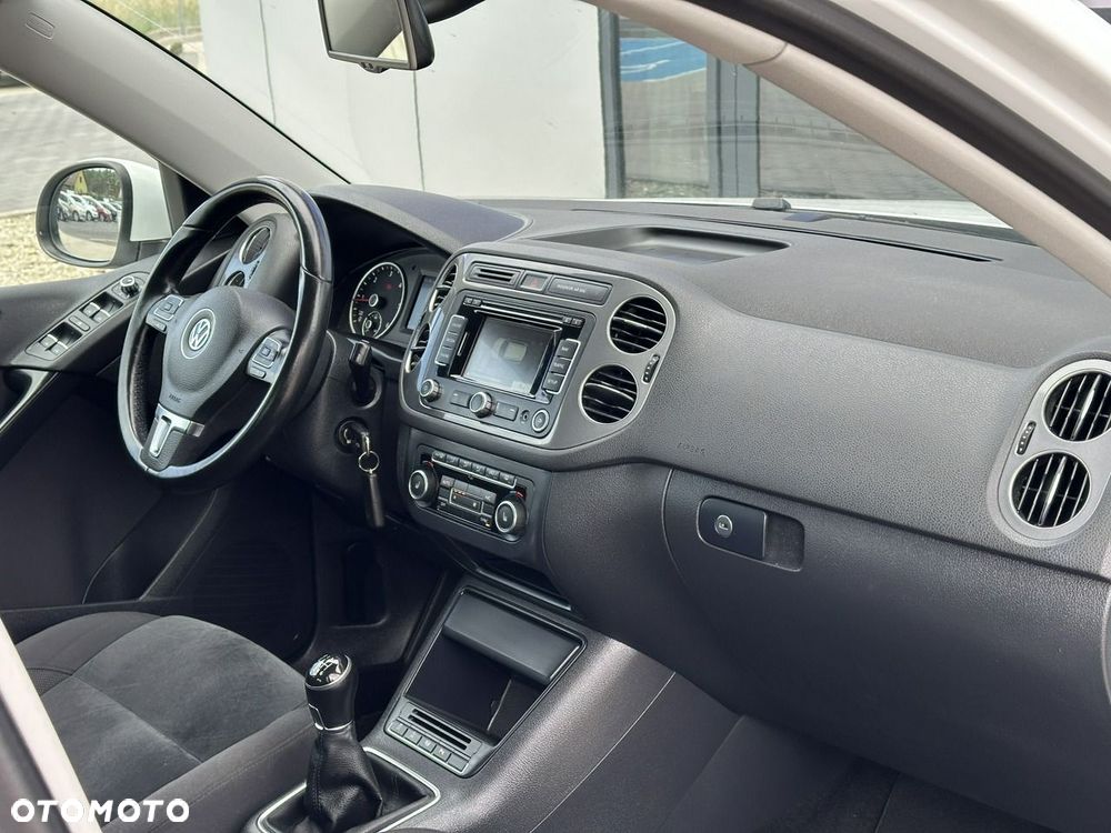 Volkswagen Tiguan 2.0 TDI DPF BlueMotion Technology Sport & Style - 16