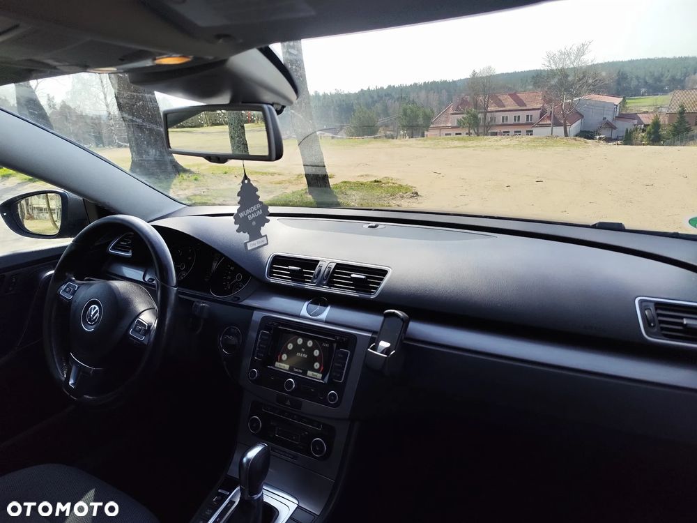 Volkswagen Passat 2.0 TDI Sportline DSG - 23