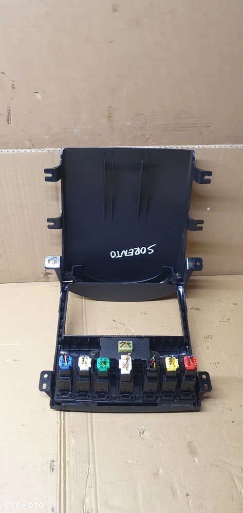 Ramka radia konsoli dekor przełączniki Kia Sorento 94500-3E160 84760-3E100 - 6